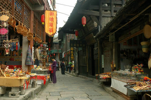 E線(xiàn)：張家界、猛洞河、芙蓉鎮(zhèn)、黃龍洞經(jīng)典四日游（純玩）